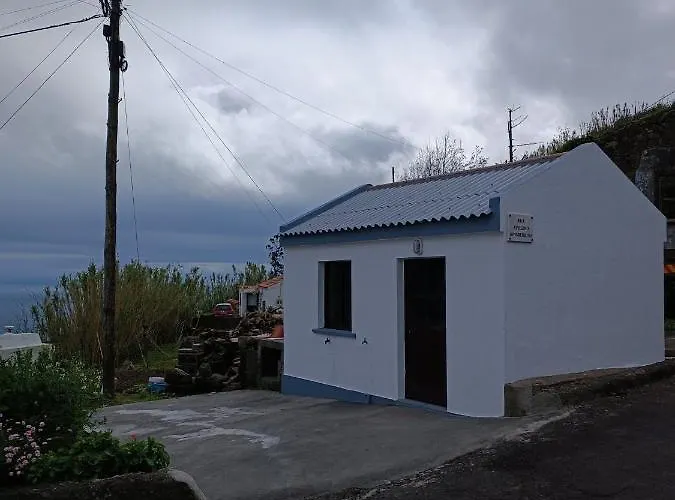 Local M&i * Lajes das Flores