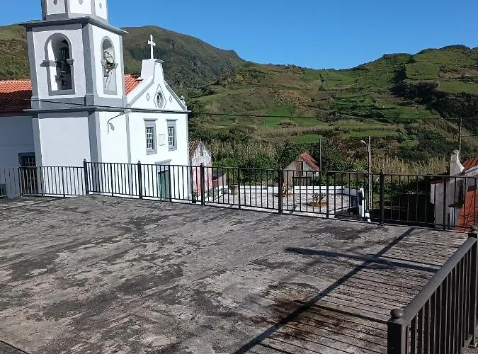 Local M&i בית נופש Lajes das Flores